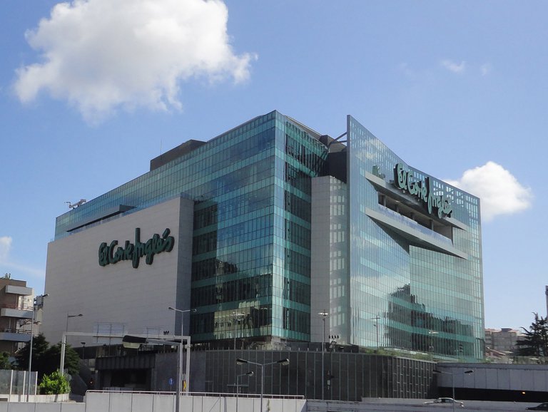 El Corte Inglês Vila Nova de Gaia e Lisboa